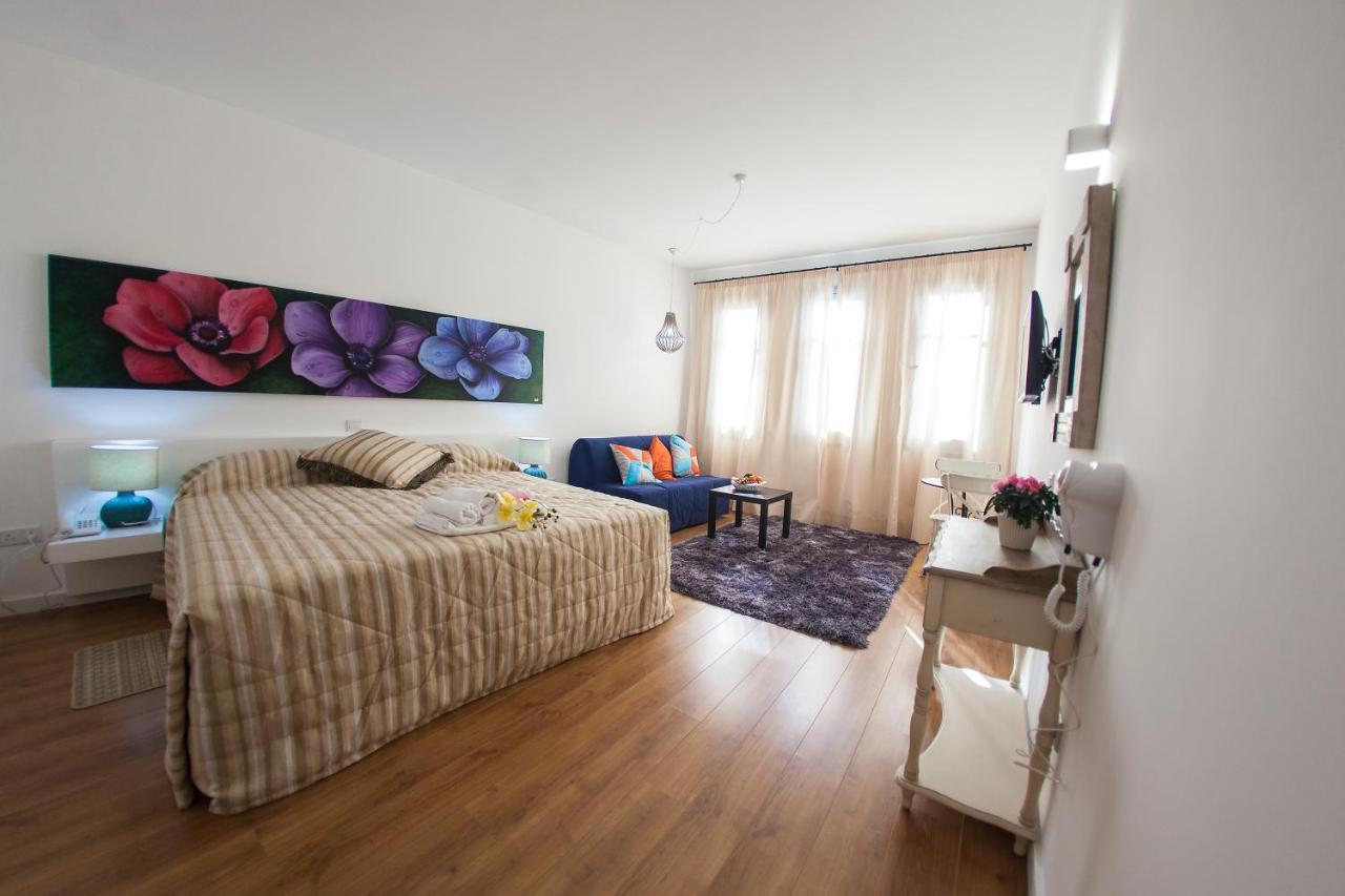 Operetta House Apartment Larnaca Bagian luar foto